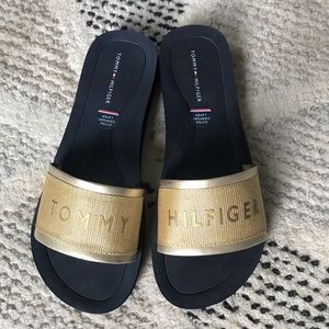 NWOT Tommy Hilifiger Gold Slides